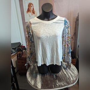 Anthropologie‎ Maybelle white blouse with bird designs on sleeves size sm…